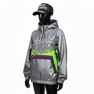 Veste coupe-vent en polyester métallisé 190 GSM pour femmes, panneaux argentés, verts et violets, avec logo personnalisé par transfert thermique, veste pour femmes - Product Image 4