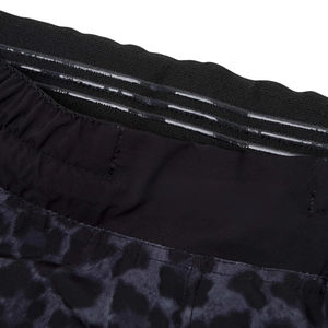 Shorts de boxe MMA personnalisés de haute qualité, respirants, à séchage rapide, motif uni, vêtements de sport pour hommes avec couleurs et logo personnalisés, service OEM - Product Image 3