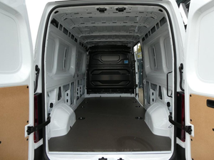 Furgoneta Grande de Carga/Pasajeros 2025 |   Techos Altos L3H2, Transmisión Automática, Paquete Comfort, Apertura de Puerta Trasera 150 270 - Product Image 4