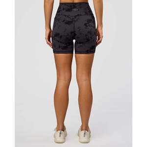 Shorts Fusion de cintura ultra alta de 6 pulgadas para mujer con bolsillos - Tie Dye negro - Product Image 4
