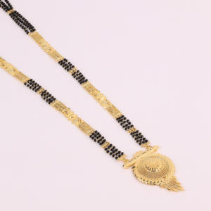 Colgante de Mangalsutra de latón chapado en oro tradicional, regalo de aniversario de boda ajustable para mujer, joyería para ocasiones especiales - Product Image 2