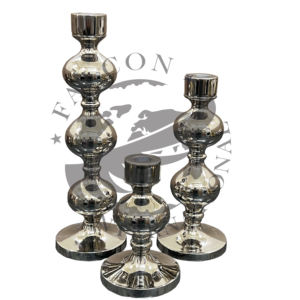Magnifique Porte-Bougie en Aluminium Fait Main Blanc et Argenté de Luxe pour les Décorations de Noël - Product Image 2