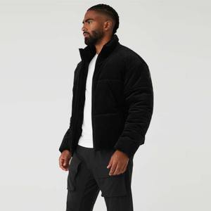 Doudoune matelassée élégante pour hommes avec capuche et isolation parfaite pour l'hiver, les aventures en plein air et la protection contre le froid - Product Image 3