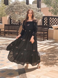 JILANI EXPORTER Shalwar Kameez de Seda de Secado Rápido, Nuevo Diseño Bordado, Color Negro, Estilo Pakistaní para Mujer, Personalizado Indio - Product Image 4