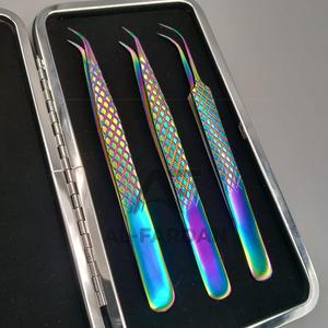 Pince à épiler d'extension de cils en acier inoxydable avec logo personnalisé arc-en-ciel poignée en diamant multicolore volume de cils pointus en fibres incurvées solides - Product Image 5