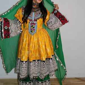 Vestidos Kuchi afganos Vintage tribales de línea A hechos a mano de alta calidad de fabricantes profesionales para mujeres disponibles a la venta - Product Image 2