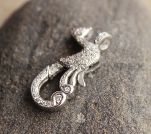 เข็มกลัดนกยูงชุบทอง925สเตอร์ลิงประดับเพชรแบบวินเทจสำหรับ27x13MM ทุกเพศ - Product Image 2