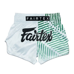 Shorts de boxe classiques en tissu satiné doux, légers, respirants, vêtements de sport pour l'entraînement et la gym, pour hommes et garçons - Product Image 3