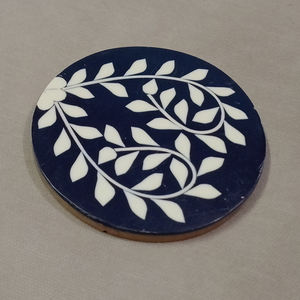 L'exportateur indien en gros propose un nouveau design classique de forme carrée en bois sous-verre ensemble de coussins en résine accessoires de décoration de table vente - Product Image 5