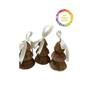 Precios comerciales competitivos en adornos navideños de ratán tejidos a mano: medias, árboles, copos de nieve para compradores a granel - Product Image 1