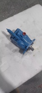 Pompes hydrauliques 421AK01575B ADU080R33AA10C2700000020 0500CD0B Pompe à piston hydraulique 421 421AK Équipement hydraulique - Product Image 3