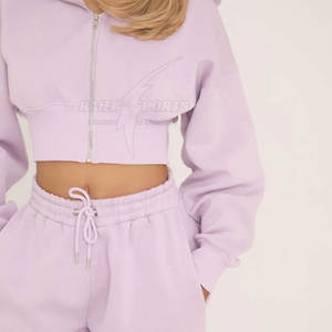 เสื้อมีฮู้ดและกางเกงทรงแบ็กกี้ทรงสั้นสำหรับผู้หญิง OEM ชุดหนึ่งสีมีโลโก้ตามสั่งสั่งสั่งสี100% ยี่ห้อของเอกชน - Product Image 2