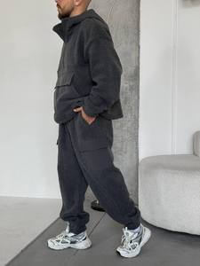 Conjunto Deportivo Exclusivo para Hombre, Edición Limitada - Product Image 3