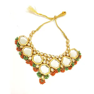 Conjunto de Collar Kundan Meenaakri con Cuentas Naranjas y Verdes, con Circones, Joyería Fina de Lujo para Bodas y Regalos, Chapado en Oro - Product Image 2