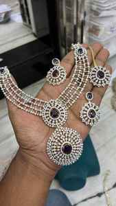 Conjunto de collar indio real de diamante americano de alta calidad con joyería amigable con la piel Maang Tikka perfecta para bodas y fiestas - Product Image 3