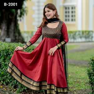 Les femmes indiennes à la mode portent des robes fantaisie Vichitra Silk et Jacquerd Work Anarkali avec Georgette Fancy Dupatta Set pour mariage Wear - Product Image 3