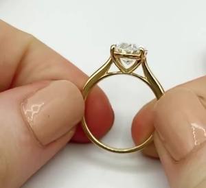 Anillo de compromiso solitario minimalista de diamante de corte ovalado de 10x8mm Plata de ley chapado en oro de 18 quilates Ajuste de cuatro puntas | Boda nupcial - Product Image 4