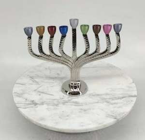 Menorah en aluminium doré artisanal, support de bougie décoratif pour la maison et l'hôtel, pour les fêtes de Pâques et de Noël - Product Image 2