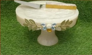 Opulent Bloom Support à gâteau en résine rose fait à la main Serveur en acier inoxydable de qualité supérieure Combo pour mariages, célébrations et cadeaux haut de gamme - Product Image 5