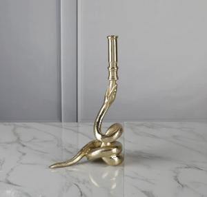 Bougeoir de table en métal coulé au design antique le plus exigeant Bougeoir de qualité supérieure fabriqué à la main en Inde - Product Image 4