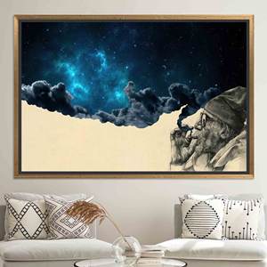 Tableau imprimé sur toile : Décoration murale en verre « Vieil homme fumeur » – Art mural personnalisé, toile encadrée dorée - Product Image 1