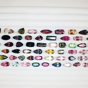 Multi turmalina natural de calidad AAA, lupa limpia con un excelente color fascinante y brillo AAA, perfecto para cualquier joyería - Product Image 2