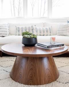 Table basse en bois faite à la main pour la décoration de salon avec le charme rustique naturel et le style intérieur intemporel - Product Image 1