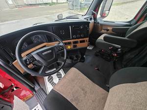 รถบรรทุกหัวลากกำลังสูง 6x4 แบบมีห้องนอน เครื่องยนต์ดีเซล สำหรับการขนส่งทางไกล จัดส่งรวดเร็ว - Product Image 2