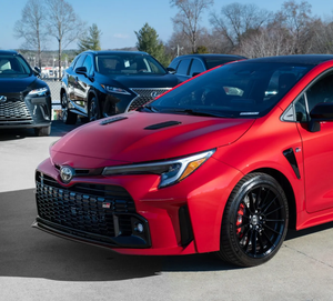 LISTO PARA CONDUCIR - USADO, VOLANTE A LA IZQUIERDA |   CONDUCCIÓN DERECHA |   TOYOTA GR COROLLA CIRCUIT EDITION 2023 - Product Image 1