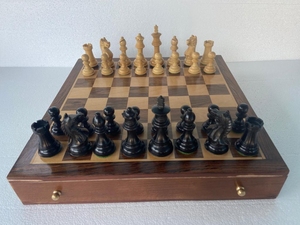Juego de Ajedrez de Acrílico Hecho a Mano de Lujo con Piezas de Madera, Ajedrez Magnético Cuadrado de 12 Pulgadas para Juegos en Interiores, Diseños Prisma - Product Image 5