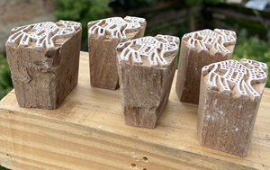 แสตมป์ไม้สักแกะสลักลายอูฐแบบบล็อกพิมพ์ |   ลายม้ามูน |   เครื่องมือพิมพ์ผ้าแบบบล็อก - Product Image 2