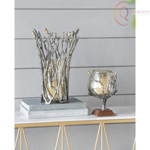 แจกันโลหะคุณภาพพรีเมียม รูปทรงศิลปะ พร้อมรายละเอียดประณีต เหมาะสำหรับตกแต่งภายในระดับไฮเอนด์ - Product Image 4