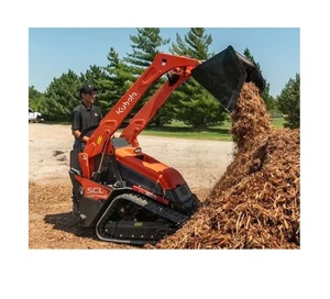 รถตักอเนกประสงค์ Kubota scl1000 ที่มีประสิทธิภาพ มาพร้อมความสูงในการยกของที่สูงถึง 84.7 นิ้ว และระบบควบคุมจอยสติ๊กคู่ที่ออกแบบตามหลักสรีรศาสตร์ - Product Image 2