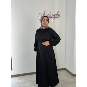 Vestido de Fiesta Negro Satinado con Mangas Abullonadas y Cintura Natural con Cinturón, Silueta Recta - Product Image 3