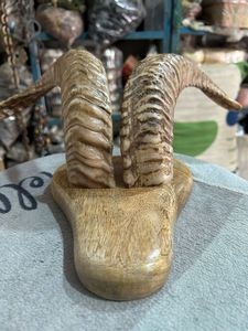 Decoración de Pared con Cuernos Naturales, Cuernos de Antílope Hechos a Mano, Placa de Madera, Trofeo Rústico, Arte para Cabaña o Bar, Personalizable para Cumpleaños - Product Image 5