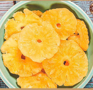 Snack ananas séché doux pour détaillants et distributeurs exportation du Vietnam - Product Image 1