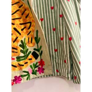 Vestes Sujani brodées à la main avec un motif de tigre, col mandarin, en coton léger, manches longues, style bohème, manteau pour femmes, motif animal - Product Image 3