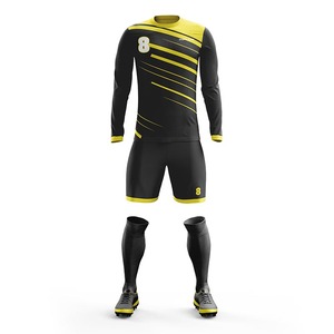 Uniforme de fútbol personalizado, Jersey de manga completa, fabricante y exportador de uniformes de equipo y ropa deportiva de etiqueta privada - Product Image 1