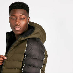 Veste d'hiver à bulles respirante et imperméable au design unique pour homme avec col montant et logo sur le devant en vente en ligne - Product Image 4