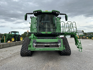 Moissonneuse-batteuse John Deere X9 1000 abordable et durable, robuste pour le blé, le maïs, le riz et autres cultures de champ. Achetez maintenant. - Product Image 3