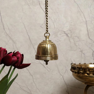 Campana colgante de latón dorado de 20 pulgadas con cadena, decoración armónica espiritual tradicional para adoración en el hogar para Diwali - Product Image 6