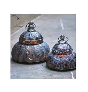 Linterna decorativa de hierro única, ideal para mejorar las decoraciones de bodas, celebraciones de cumpleaños y ocasiones especiales - Product Image 2