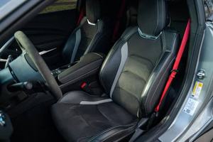 EXCELENTE ESTADO, CHEVROLET CAMARO 2SS COUPE 2023, VOLANTE A LA DERECHA/IZQUIERDA, MOTOR V8 SUPERCARGADO LT4, LISTO PARA ENTREGAR - Product Image 5