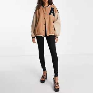 Veste bomber universitaire en chenille brodée avec logo personnalisé, coupe parfaite pour homme - Product Image 6