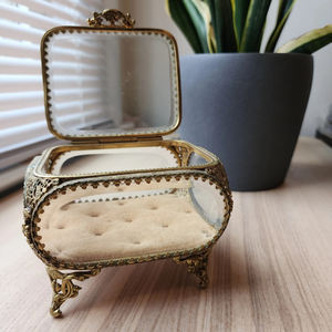 Caja biselada antigua de latón transparente de tamaño personalizado con diseño en relieve de latón metálico en caja única de almacenamiento de accesorios de recuerdo de joyería - Product Image 2