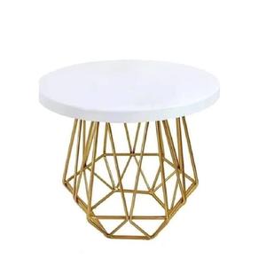 Le dessus de table est en marbre blanc en forme d'étoile unique. - Product Image 4