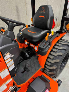 Tractor Compacto Económico Bad Boy 1022H - SERIE 10, 24 HP con Cargador de 100 lb, Tractor de Alto Rendimiento para Granjas Pequeñas y Medianas - Product Image 5