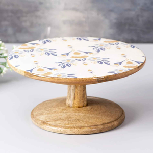 Support à gâteau en bois fait main avec une finition lisse et élégante et une base large et stable, parfait pour les gâteaux à étages, les cupcakes et les pâtisseries - Product Image 6