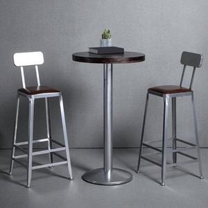 Tabouret de bar en fer métallique élégant et robuste avec des détails modernes parfaits pour les maisons sophistiquées et à la mode - Product Image 5