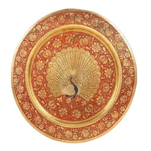 Assiettes rondes de service en laiton pur, de haute qualité, pour restaurants et hôtels, avec motif de paon gravé - Product Image 5